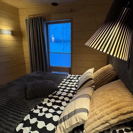 Mehtaeherran Maja With A Saana Fell View Alpstuga Kilpisjärvi